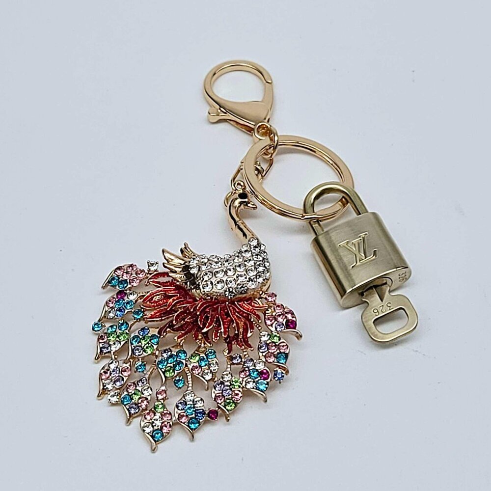 Louis Vuitton Gold Lock 🔑 Authentic LV Padlock + Bag Unbranded Peacock Charm - Picture 8 of 10